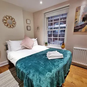  Apartment Artillery Lane